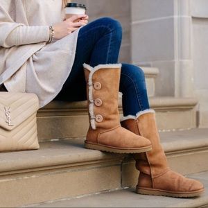 ugg bailey button size 6